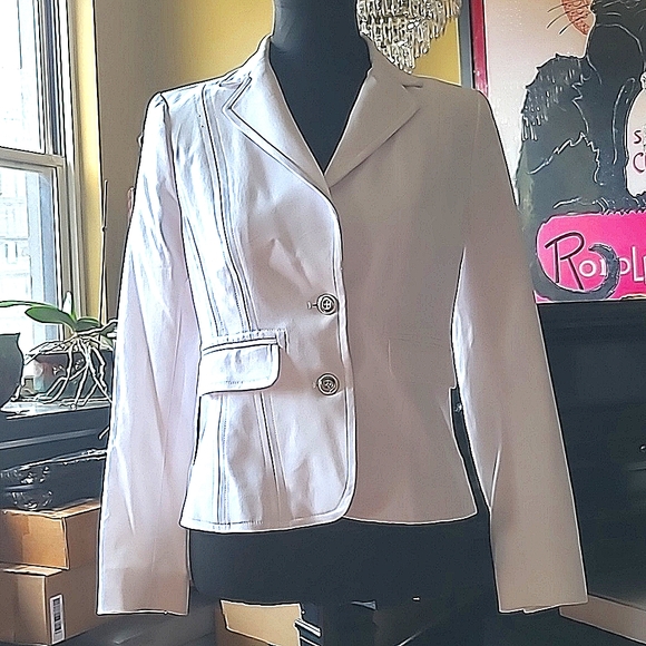 White Two Button Blazer - Picture 4 of 10